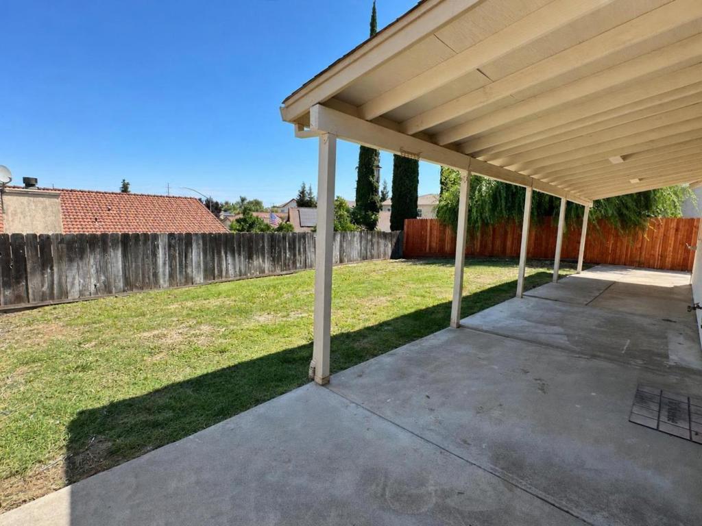 1574 Sun River St, Oakdale, CA 95361