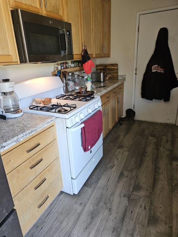 66 S Stearns Rd, Oakdale, CA 95361