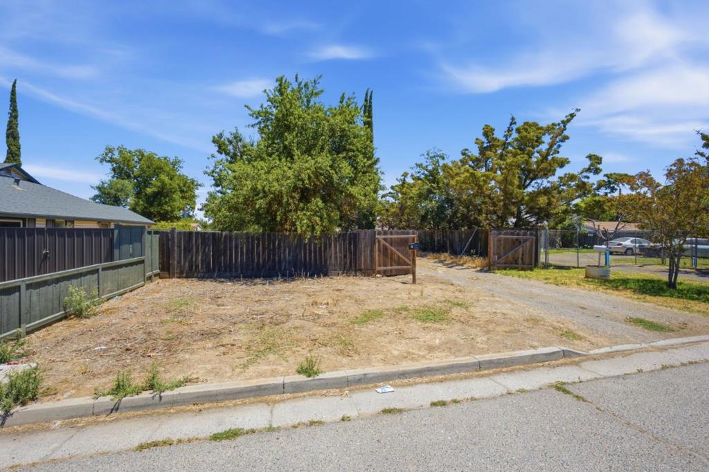 2906 Oleander Ave, Merced, CA 95340