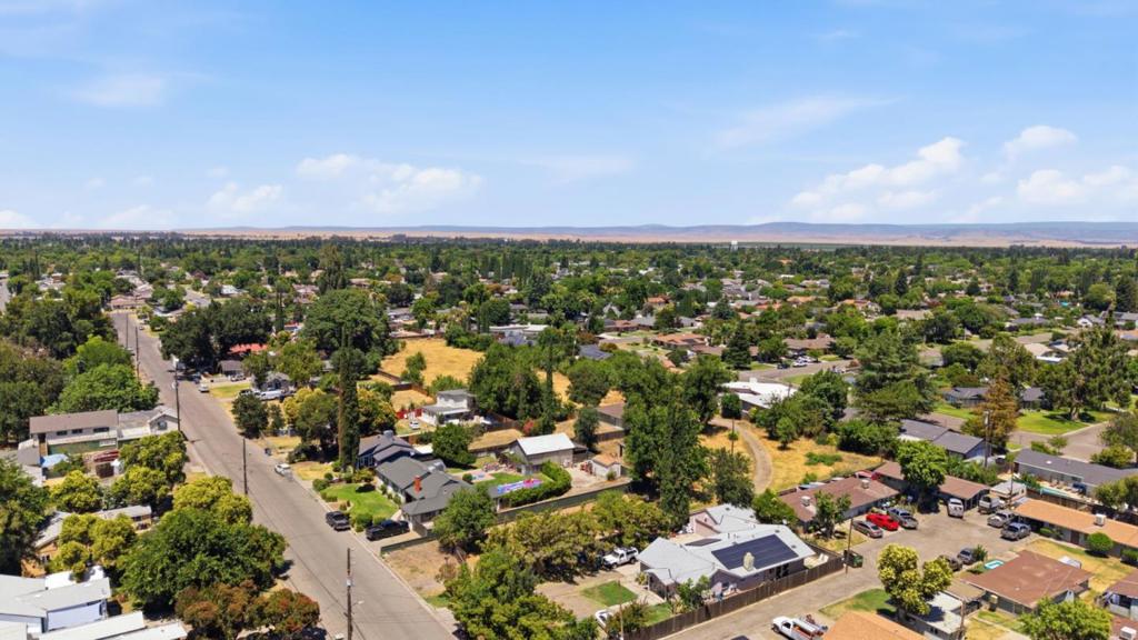 874 Hansen Ave, Merced, CA 95340