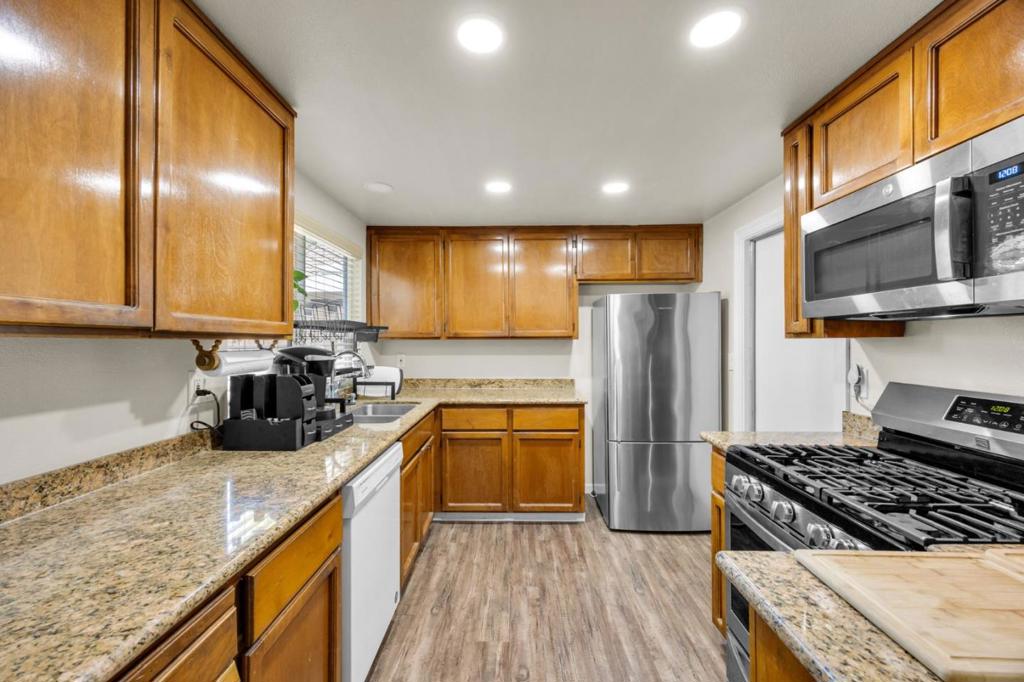 3607 Fawndale Dr, Modesto, CA 95356