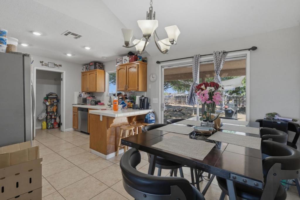 20105 Olympia Rd, Madera, CA 93638