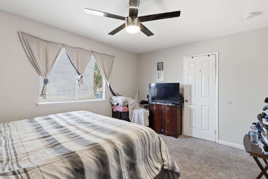 20105 Olympia Rd, Madera, CA 93638