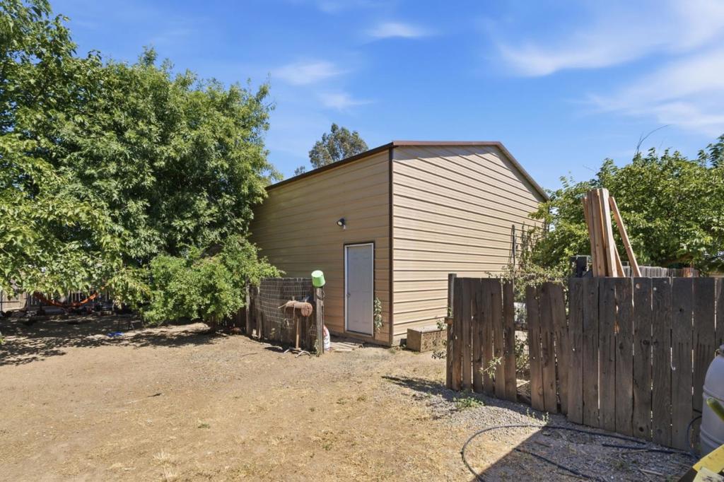 20105 Olympia Rd, Madera, CA 93638