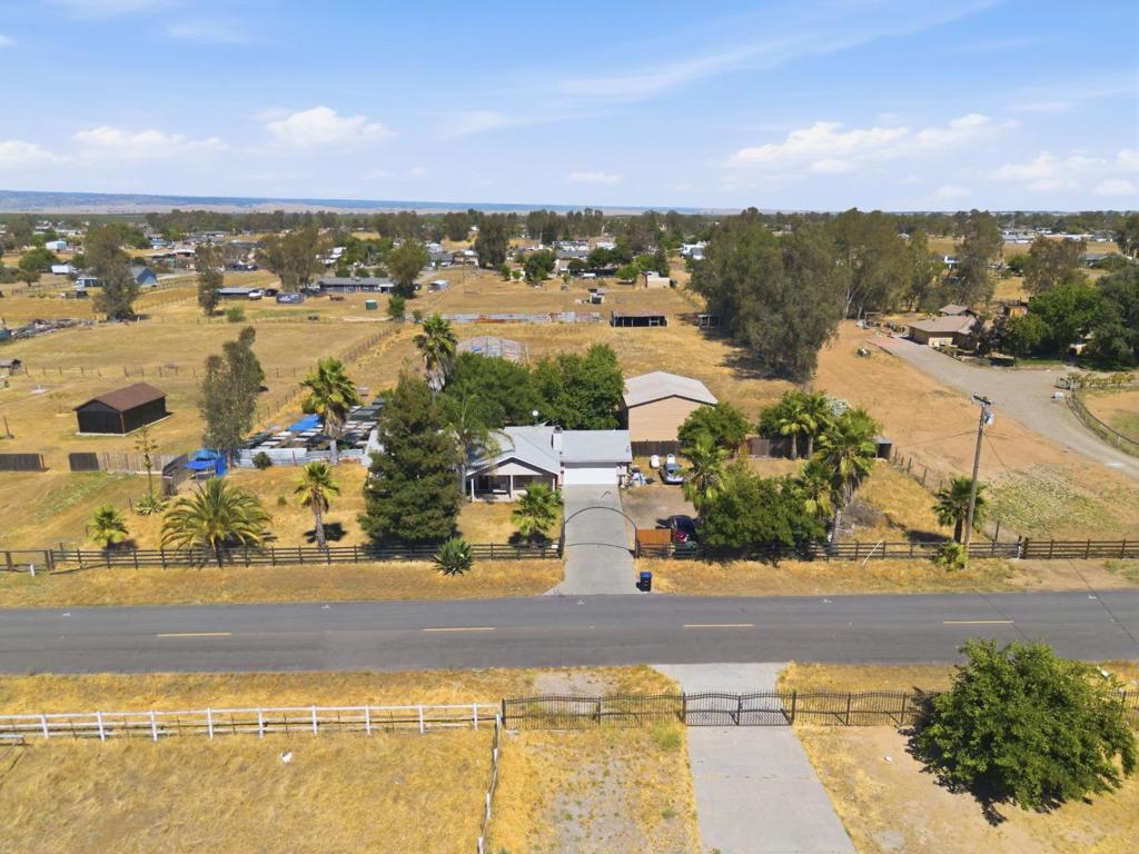 20105 Olympia Rd, Madera, CA 93638