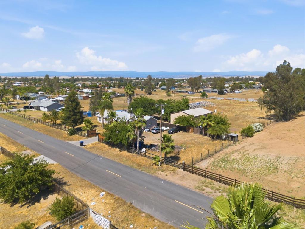 20105 Olympia Rd, Madera, CA 93638