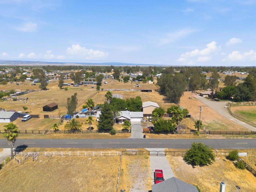 20105 Olympia Rd, Madera, CA 93638