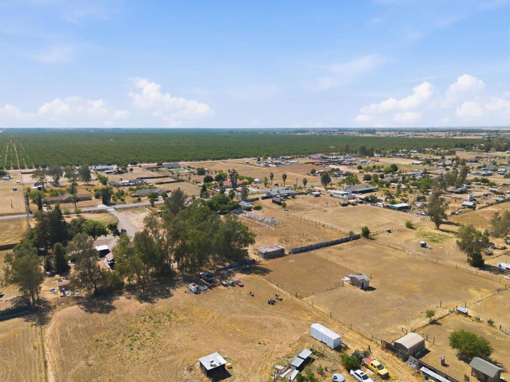 20105 Olympia Rd, Madera, CA 93638