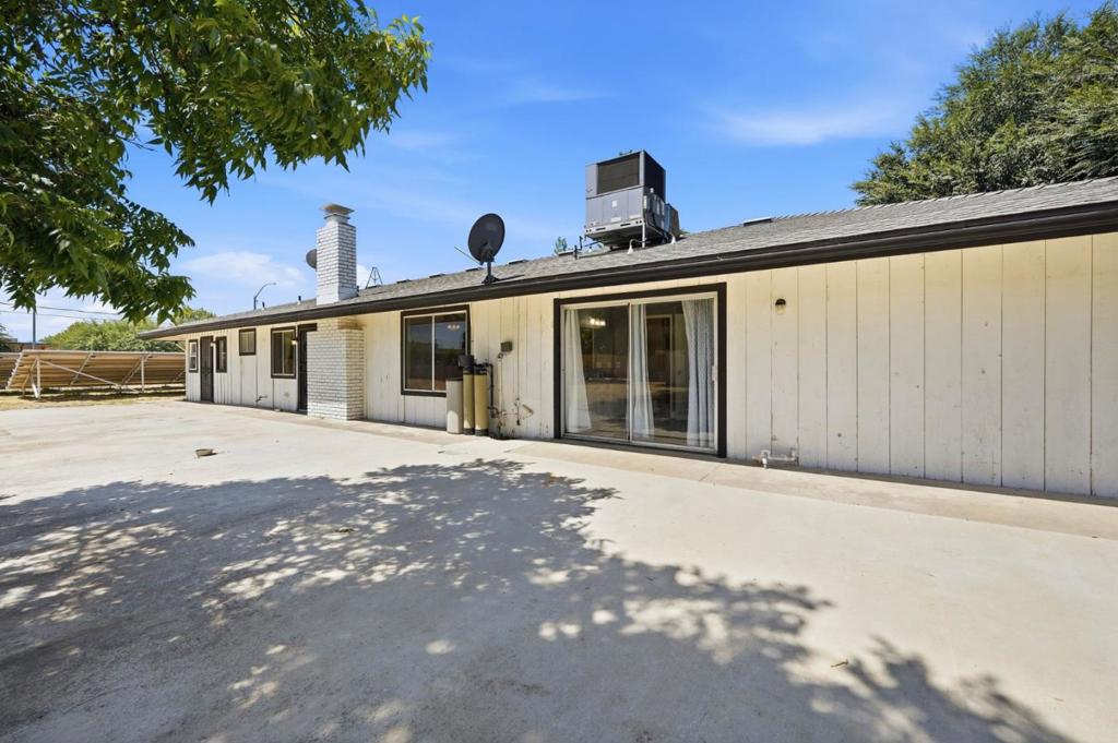 2520 N Temperance Ave, Fresno, CA 93727