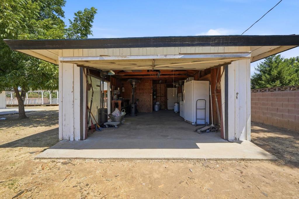 2520 N Temperance Ave, Fresno, CA 93727