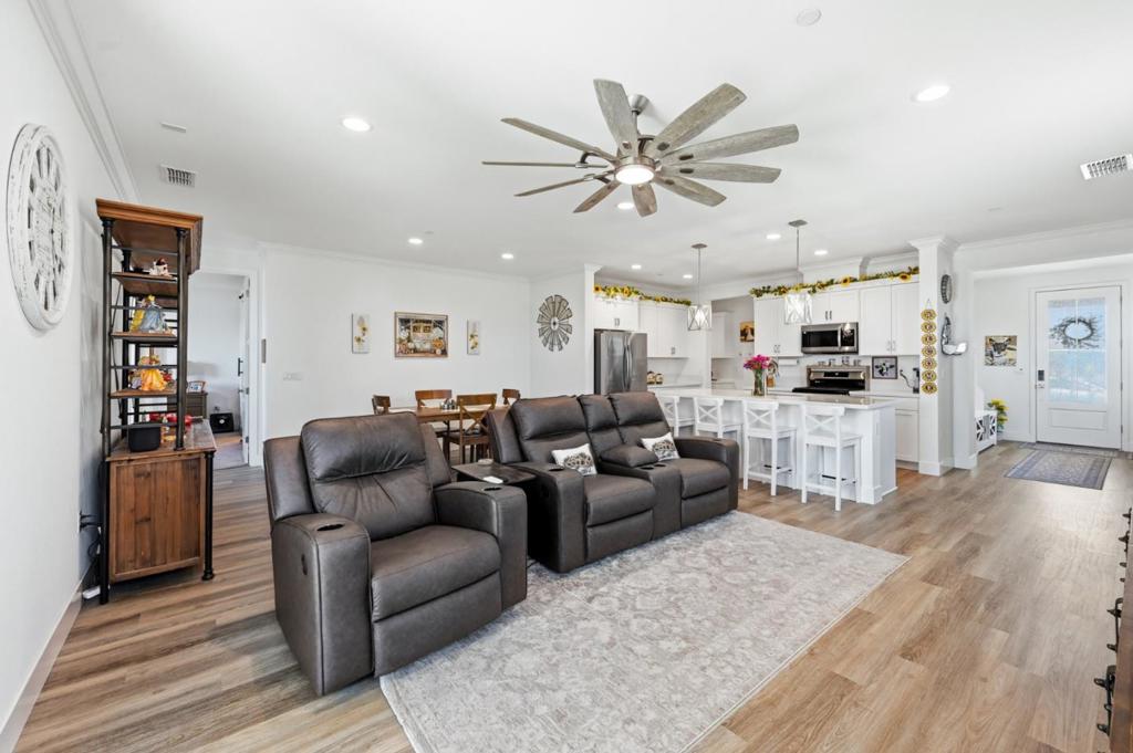 2249 Enchantment Dr, Manteca, CA 95337