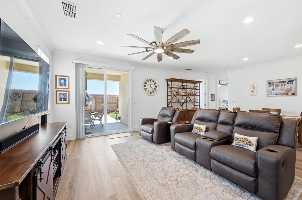 2249 Enchantment Dr, Manteca, CA 95337