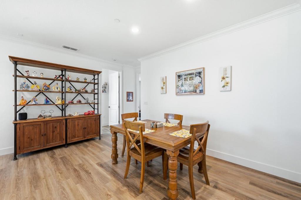 2249 Enchantment Dr, Manteca, CA 95337