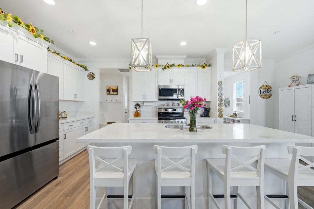 2249 Enchantment Dr, Manteca, CA 95337