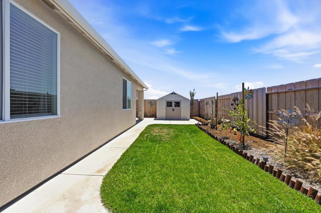 2249 Enchantment Dr, Manteca, CA 95337