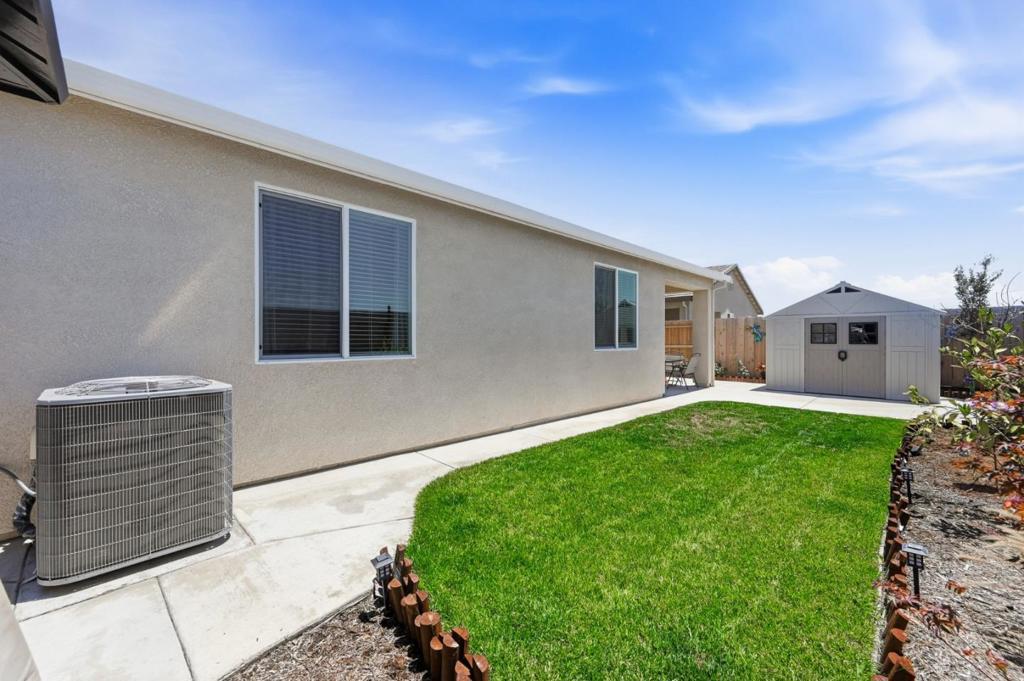 2249 Enchantment Dr, Manteca, CA 95337
