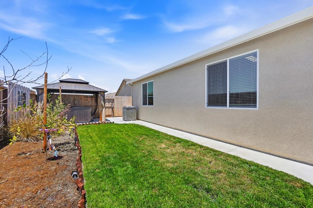 2249 Enchantment Dr, Manteca, CA 95337