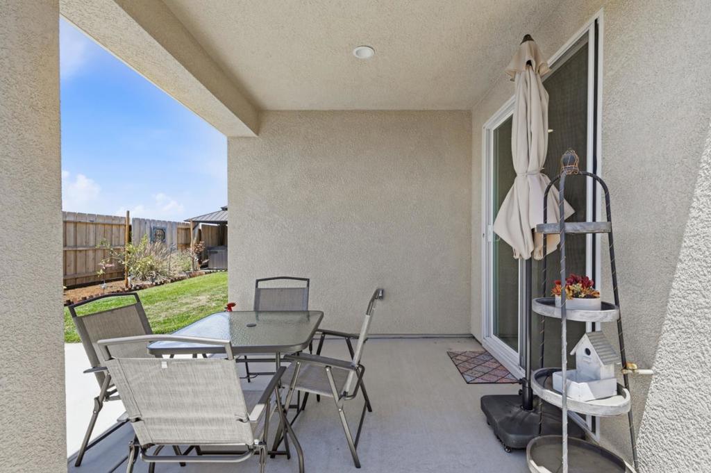 2249 Enchantment Dr, Manteca, CA 95337