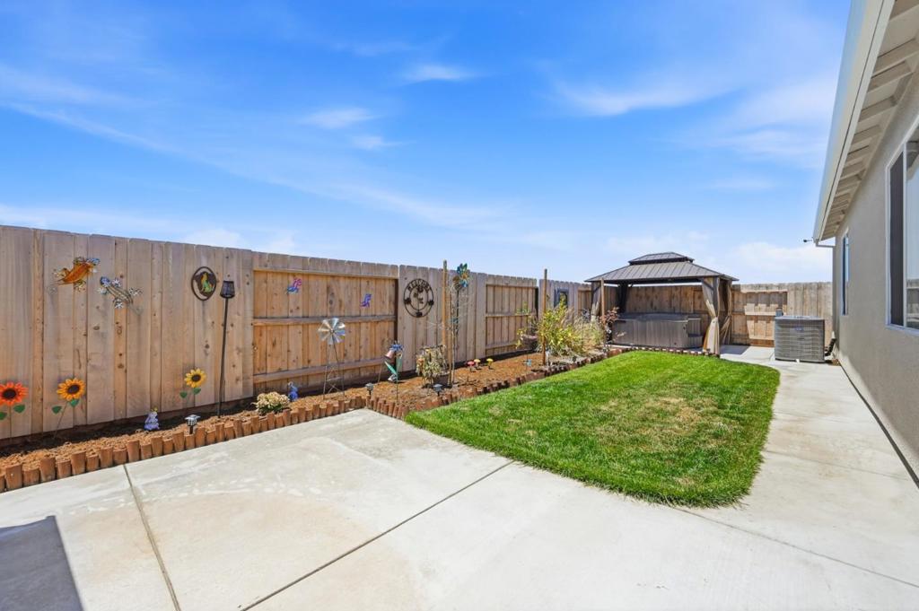 2249 Enchantment Dr, Manteca, CA 95337