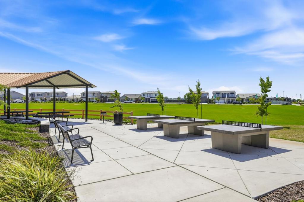 2249 Enchantment Dr, Manteca, CA 95337