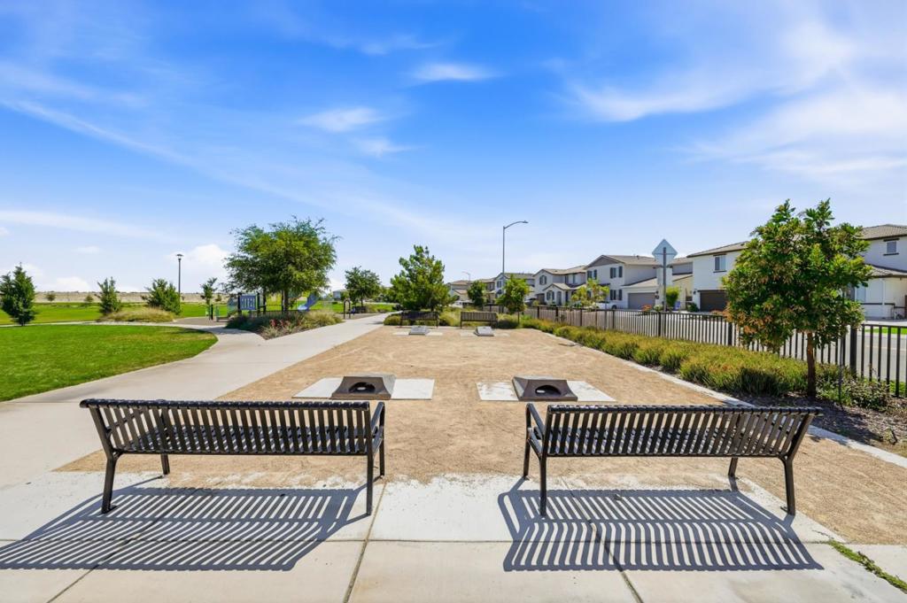 2249 Enchantment Dr, Manteca, CA 95337