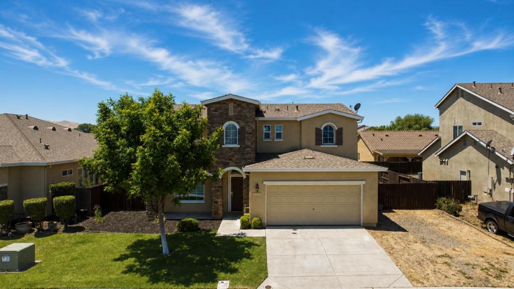 13673 Santa Lucia Dr, Gustine, CA 95322