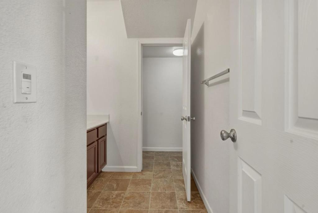 13673 Santa Lucia Dr, Gustine, CA 95322