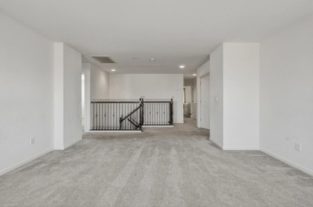 13673 Santa Lucia Dr, Gustine, CA 95322