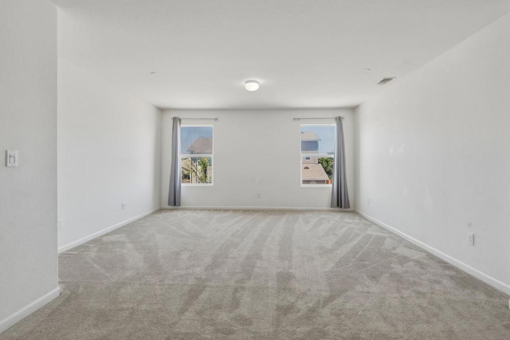 13673 Santa Lucia Dr, Gustine, CA 95322