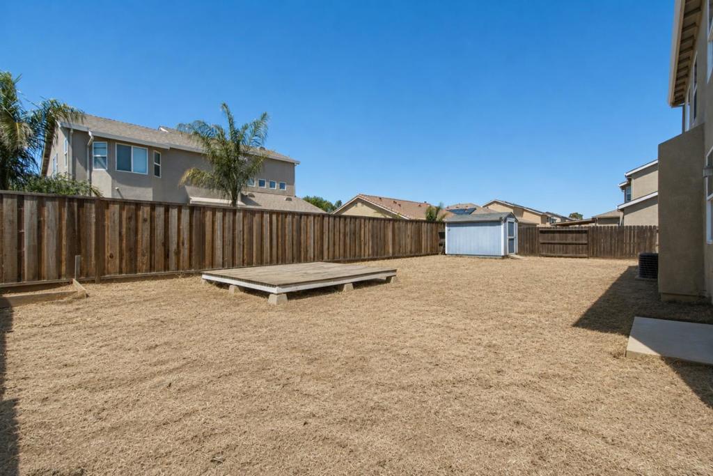 13673 Santa Lucia Dr, Gustine, CA 95322