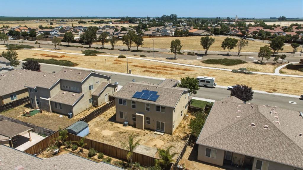 13673 Santa Lucia Dr, Gustine, CA 95322