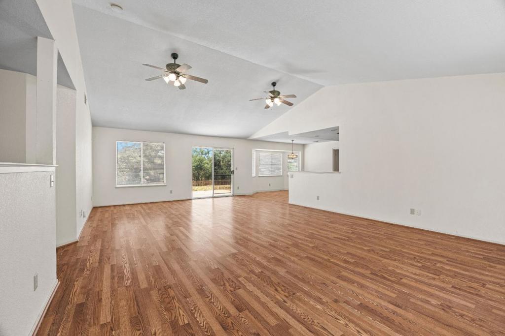 30159 Horseshoe Dr, Coarsegold, CA 93614