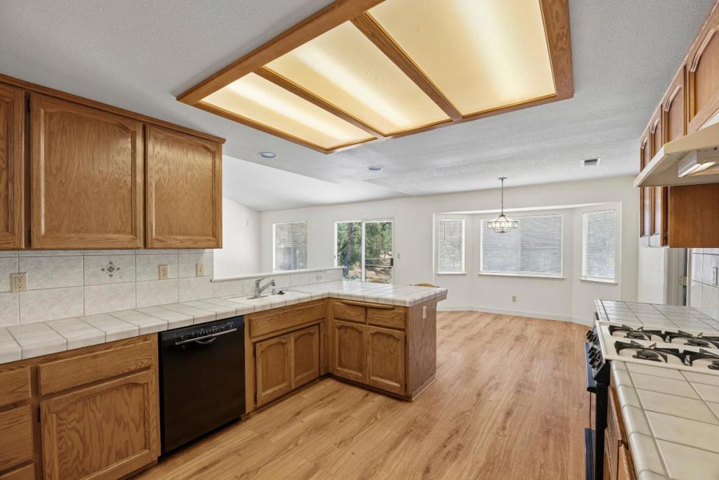 30159 Horseshoe Dr, Coarsegold, CA 93614