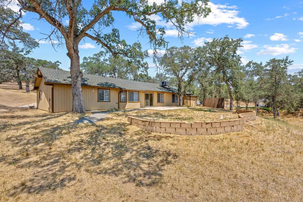 30159 Horseshoe Dr, Coarsegold, CA 93614