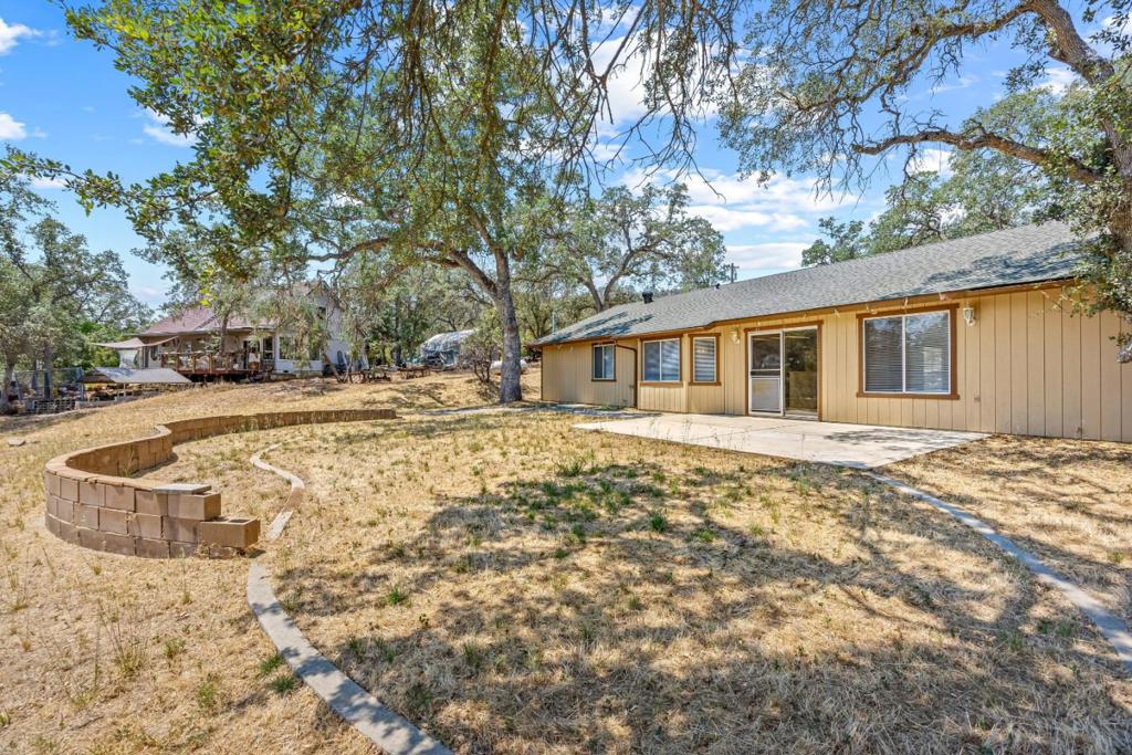 30159 Horseshoe Dr, Coarsegold, CA 93614