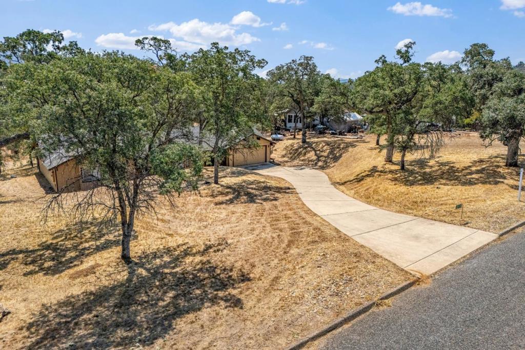 30159 Horseshoe Dr, Coarsegold, CA 93614