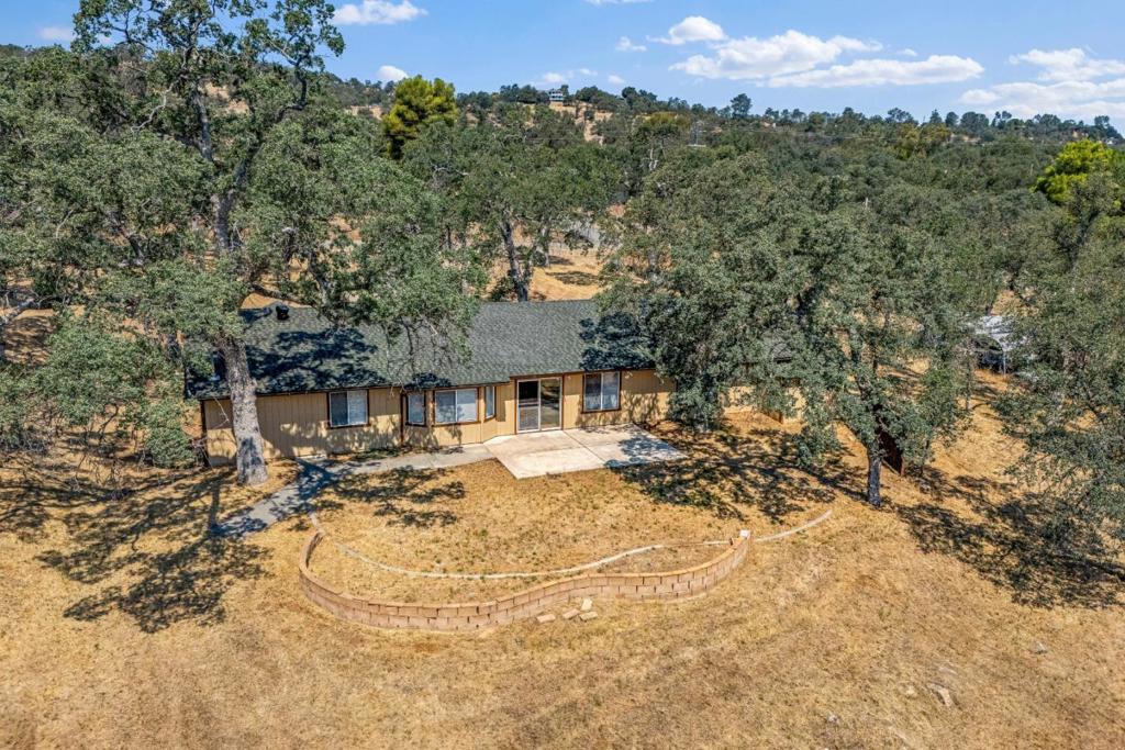 30159 Horseshoe Dr, Coarsegold, CA 93614