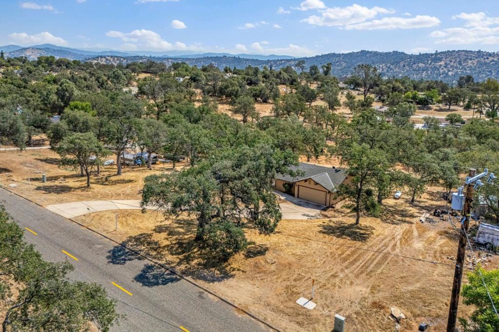 30159 Horseshoe Dr, Coarsegold, CA 93614