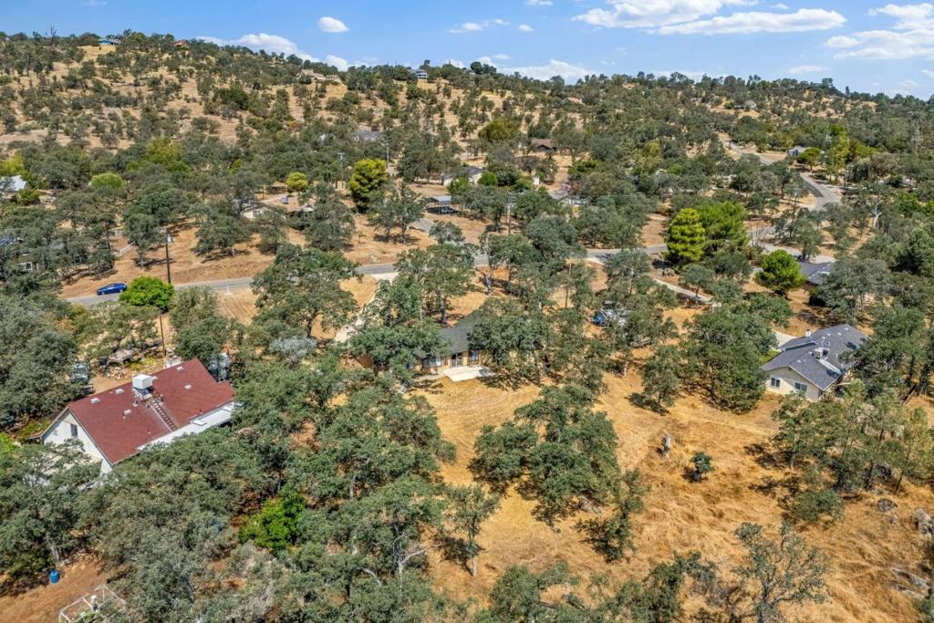 30159 Horseshoe Dr, Coarsegold, CA 93614