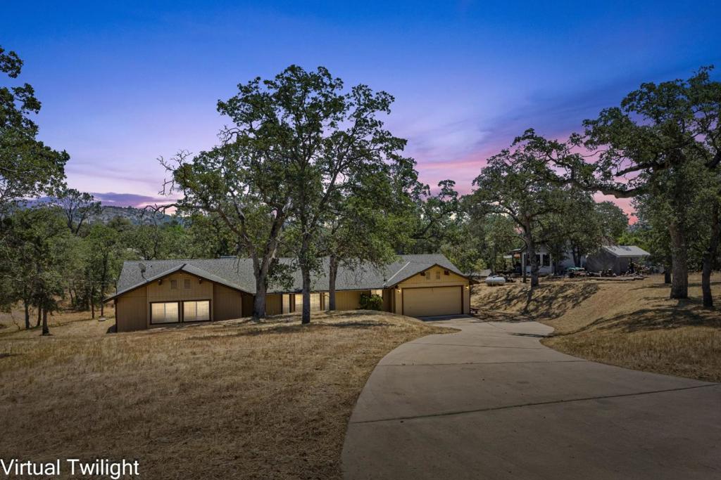 30159 Horseshoe Dr, Coarsegold, CA 93614