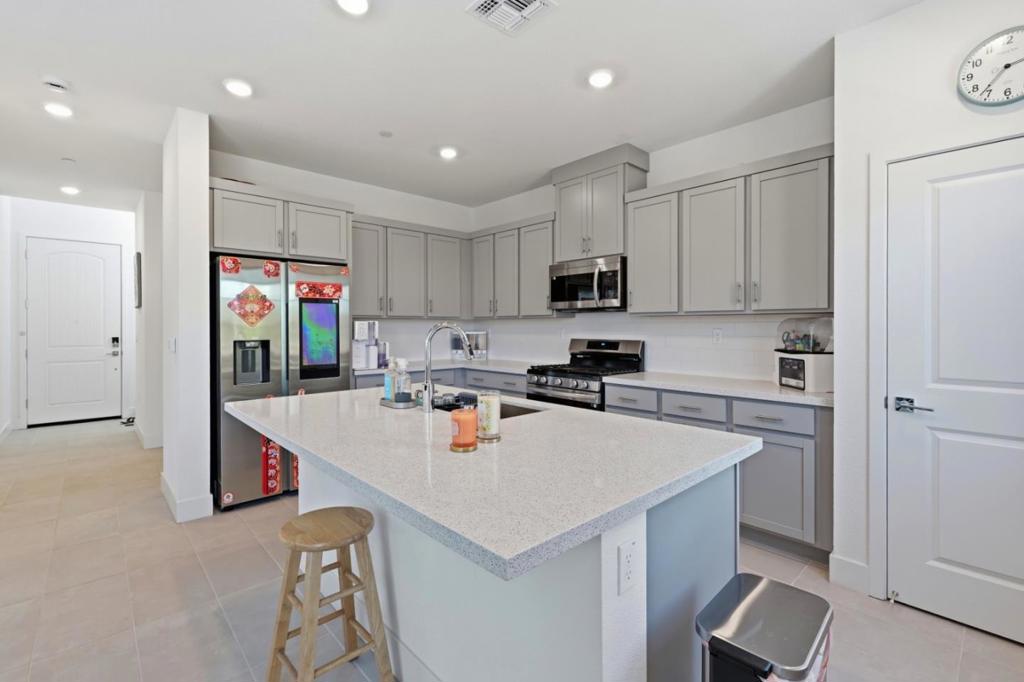 2116 Willa Grace Ave, Manteca, CA 95337