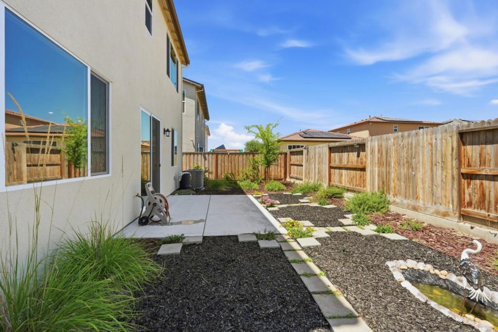 2116 Willa Grace Ave, Manteca, CA 95337