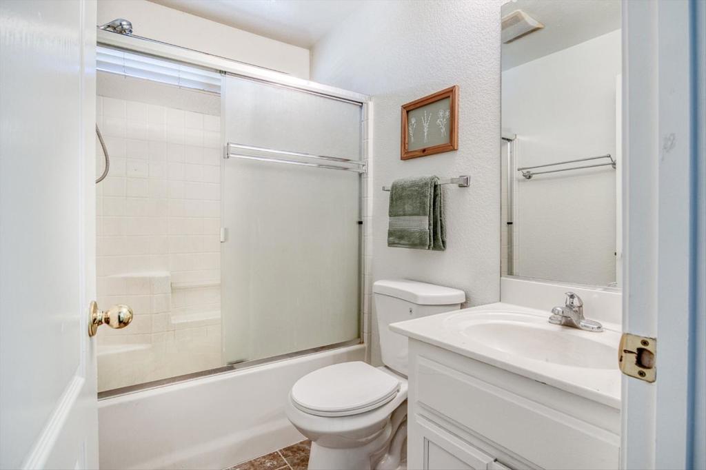 643 E Springer Dr, Turlock, CA 95382
