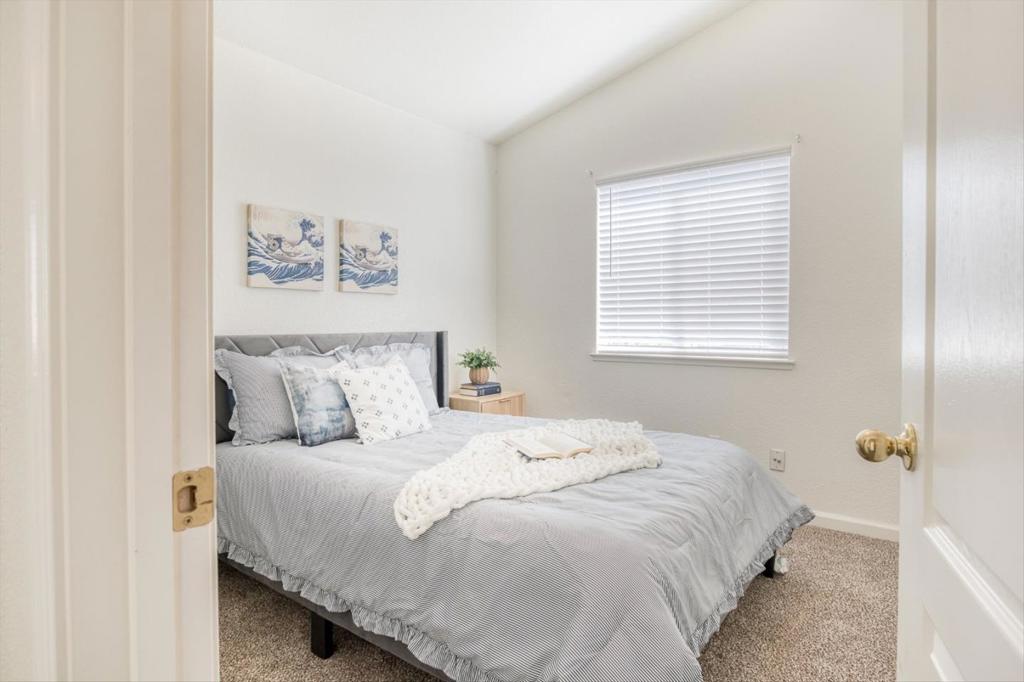 643 E Springer Dr, Turlock, CA 95382
