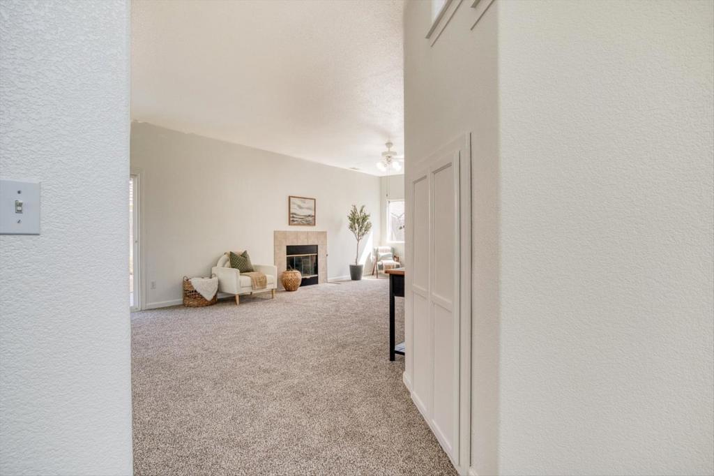 643 E Springer Dr, Turlock, CA 95382