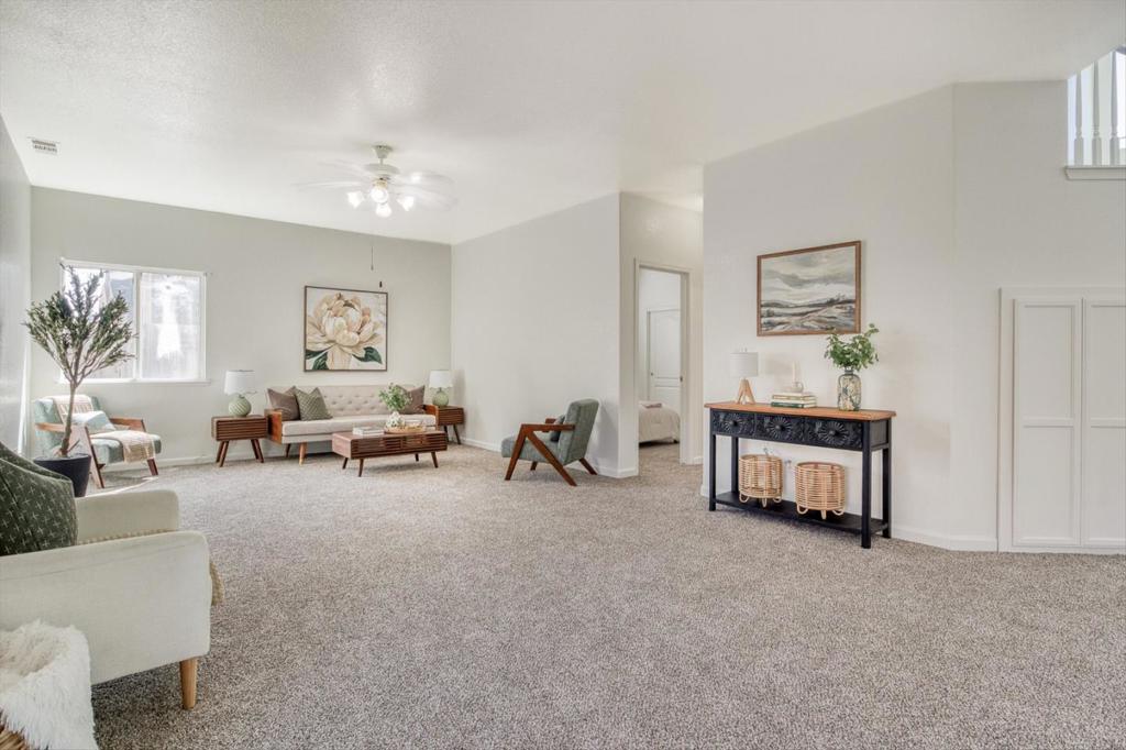 643 E Springer Dr, Turlock, CA 95382