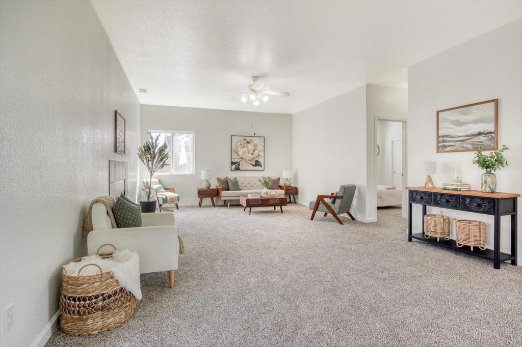 643 E Springer Dr, Turlock, CA 95382