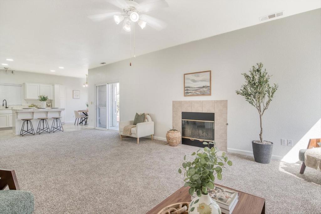 643 E Springer Dr, Turlock, CA 95382