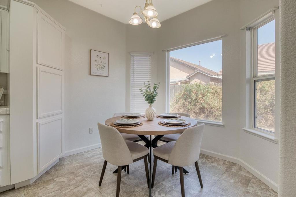 643 E Springer Dr, Turlock, CA 95382