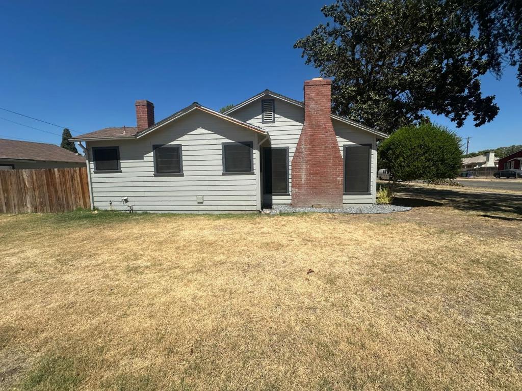 820 Monterey Ave, Chowchilla, CA 93610